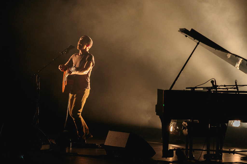 A photo of Damien Rice at The Greek Theatre on 8/24/2015