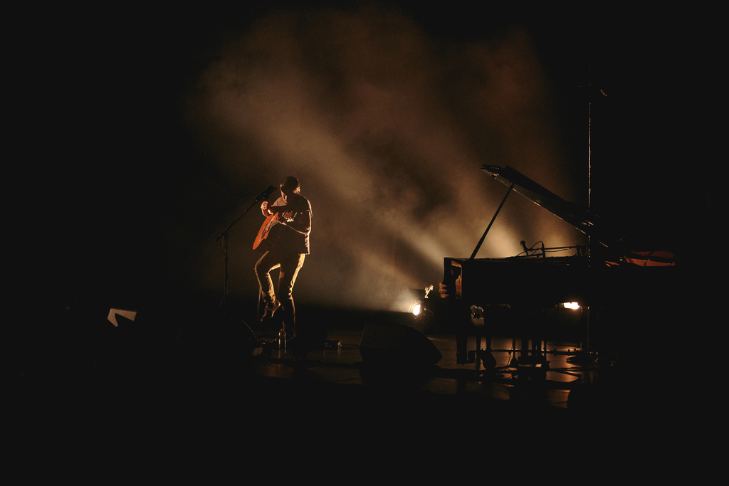 A photo of Damien Rice at The Greek Theatre on 8/24/2015