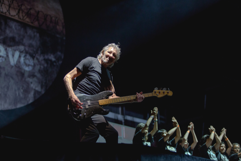 A photo of Roger Waters at The L.A. Memorial Colliseum on 5/19/2012